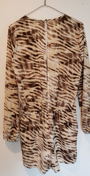 Romper - Picture 2 of 7